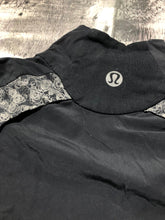 Load image into Gallery viewer, lululemon black/grey light jacket - Hers size approx S/M
