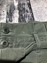 Load image into Gallery viewer, Joe’s green skirt - Hers size 29
