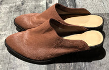 Load image into Gallery viewer, Very Volatile dusty rose mule - Hers size 9

