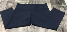 Load image into Gallery viewer, lululemon navy capri leggings - Hers size 12
