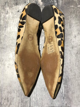 Load image into Gallery viewer, Michael Kors black/light brown flats - Hers size 7
