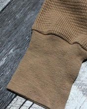 Load image into Gallery viewer, TNA light brown cropped long sleeve - Hers size S

