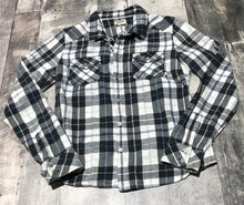 Load image into Gallery viewer, TNA white/black/blue button up plaid - Hers size M
