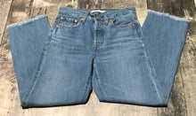 Load image into Gallery viewer, Levis blue high rise wedgie straight ripped jeans - Hers size 25
