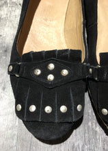 Load image into Gallery viewer, Michael black flats - Hers size 6.5
