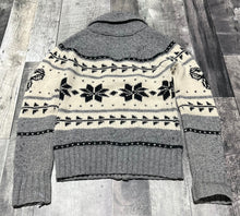 Load image into Gallery viewer, TNA grey/cream sweater - Hers size M
