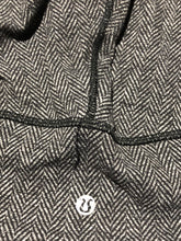 Load image into Gallery viewer, lululemon grey high rise leggings - Hers size 4
