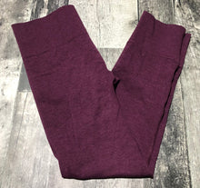 Load image into Gallery viewer, lululemon mid rise crop leggings - Hers size approx M
