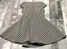 Load image into Gallery viewer, Maeve black/creme dress - Hers size 0
