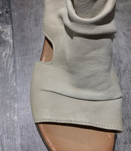 Load image into Gallery viewer, Miz Mooz cream sandal wedge - Hers size 42
