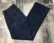 Load image into Gallery viewer, AG dark blue low rise flare leg jeans - Hers size 28
