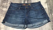 Load image into Gallery viewer, Mavi blue mid rise denim shorts - Hers size 29
