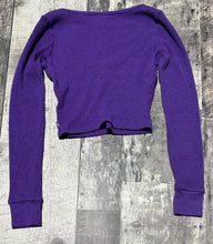 Load image into Gallery viewer, TNA purple cropped long sleeve - Hers size 2XS
