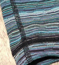 Load image into Gallery viewer, lululemon bright blue/white mid rise leggings - Hers size 6
