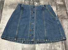 Load image into Gallery viewer, Wilfred Free blue short denim skirt - Hers size 0
