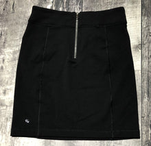Load image into Gallery viewer, lululemon black skirt - Hers size 4
