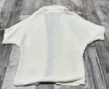 Load image into Gallery viewer, Talula cream knit cardigan Hers size XXS
