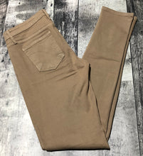 Load image into Gallery viewer, Joe’s light brown mid rise skinny pants - Hers size 30
