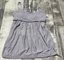 Load image into Gallery viewer, lululemon purple tank top - Hers size 6
