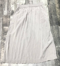 Load image into Gallery viewer, Wilfred light grey skirt - Hers size M
