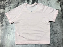 Load image into Gallery viewer, lululemon baby pink crop athletic top - Hers size 2
