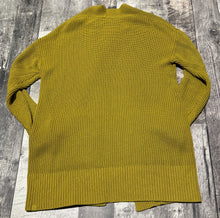 Load image into Gallery viewer, lululemon green cardigan - Hers size approx M/L
