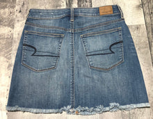 Load image into Gallery viewer, American Eagle blue mini skirt - Hers size 6
