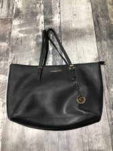 Load image into Gallery viewer, Michael Kors black large purse
