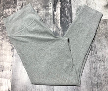 Load image into Gallery viewer, TNA light grey athletic leggings - Hers size L
