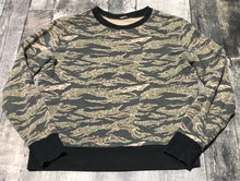 Load image into Gallery viewer, TNA black/beige/green sweater - Hers size S
