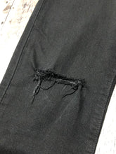 Load image into Gallery viewer, Levis black high rise wedgie skinny jeans - Hers size 25
