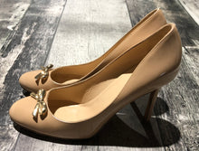 Load image into Gallery viewer, Kate Spade beige/gold heels - Hers size 8
