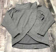 Load image into Gallery viewer, lululemon grey wrap sweater - Hers size 2
