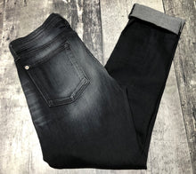 Load image into Gallery viewer, 7 for all mankind black/grey mid rise relaxed skinny jeans - Hers size 27
