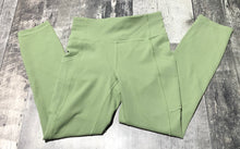 Load image into Gallery viewer, lululemon green high rise leggings - Hers size 4
