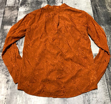 Load image into Gallery viewer, Babaton orange long sleeve button up blouse - Hers size XXS
