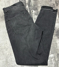 Load image into Gallery viewer, Garage black high rise jeans - Hers size 7
