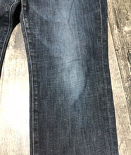 Load image into Gallery viewer, Frame dark blue crop jeans - Hers size 30
