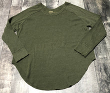 Load image into Gallery viewer, TNA green long sleeve blouse - Hers size S
