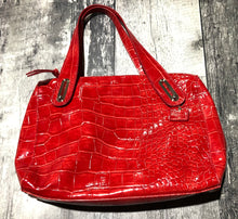 Load image into Gallery viewer, Liz Claiborne red purse
