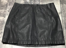 Load image into Gallery viewer, Free People black fake leather skirt - Hers size 10
