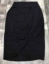 Load image into Gallery viewer, Athleta black mid length skirt - Her size S
