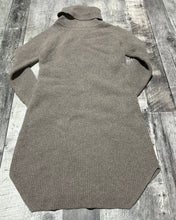 Load image into Gallery viewer, Wilfred Free brown sweater - Hers size XS
