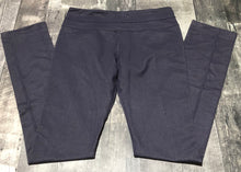 Load image into Gallery viewer, lululemon purple leggings - Hers size 6
