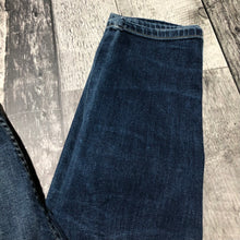 Load image into Gallery viewer, Citizen of Humanity blue high rise skinny jeans - Hers size 26
