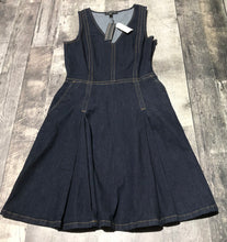 Load image into Gallery viewer, Banana Republic dark blue denim dress - Hers size 6 Tall
