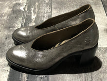 Load image into Gallery viewer, Fly London silver heels - Hers size 37

