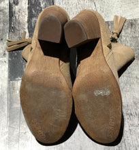 Load image into Gallery viewer, Guess beige booties - Hers size 7.5
