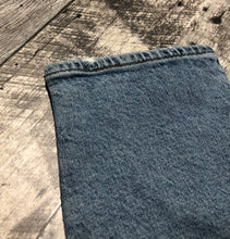 Load image into Gallery viewer, Agolde light blue/dark blue high rise jeans - Hers size 26
