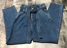 Load image into Gallery viewer, Abercrombie &amp; Fitch high rise jeans - Hers size 24
